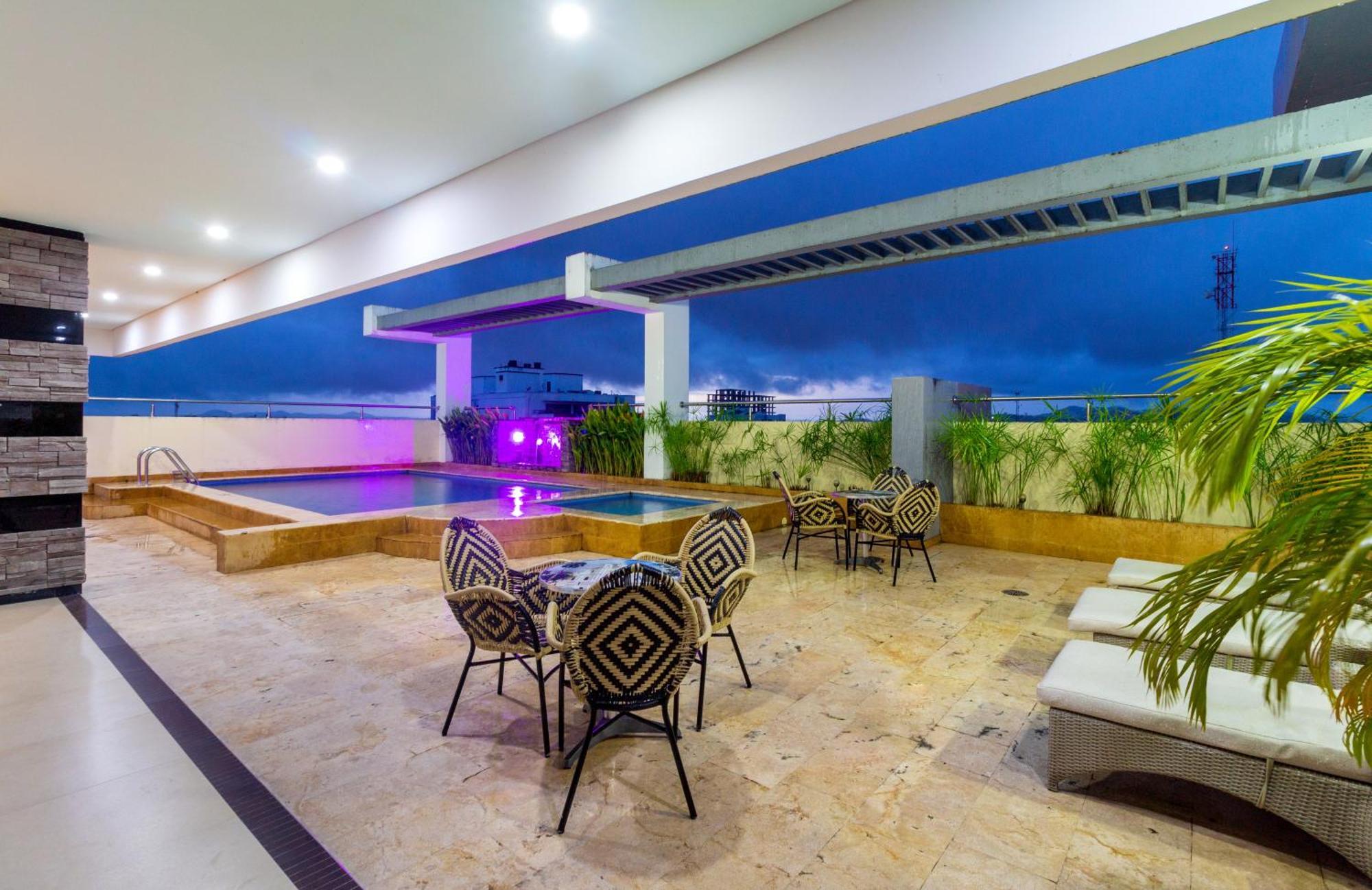 Hotel Baroca Monteria Luaran gambar