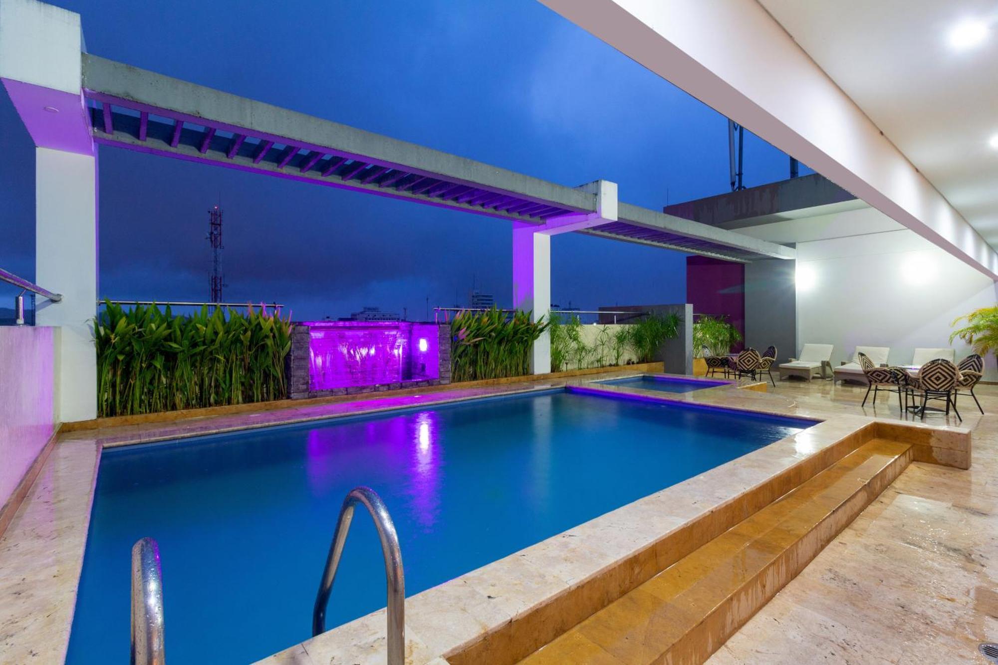 Hotel Baroca Monteria Luaran gambar