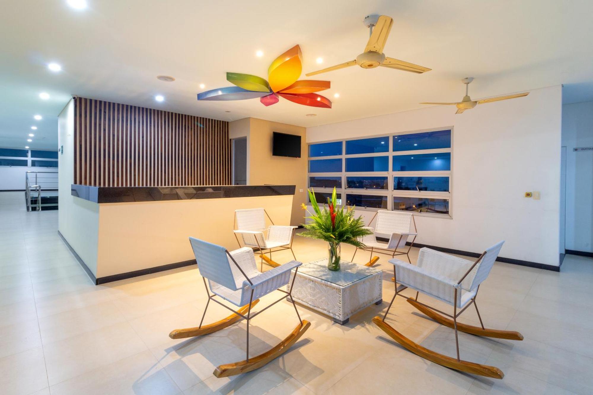 Hotel Baroca Monteria Luaran gambar