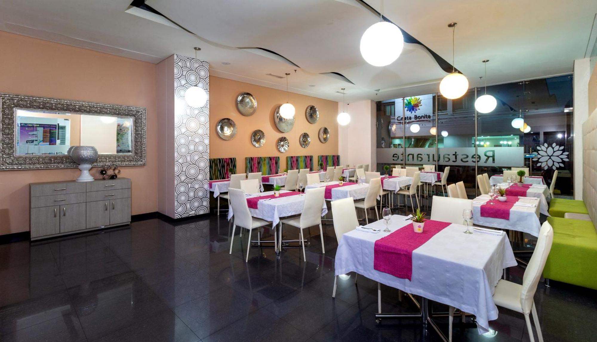 Hotel Baroca Monteria Luaran gambar