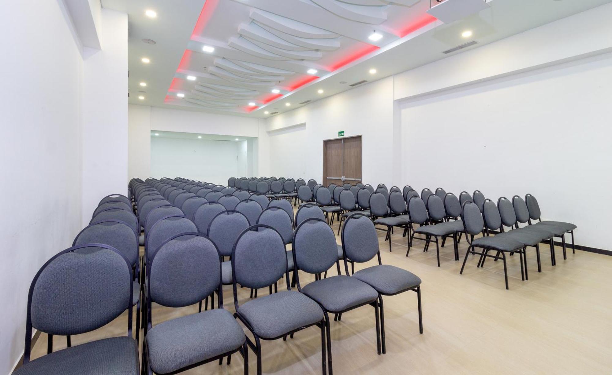 Hotel Baroca Monteria Luaran gambar