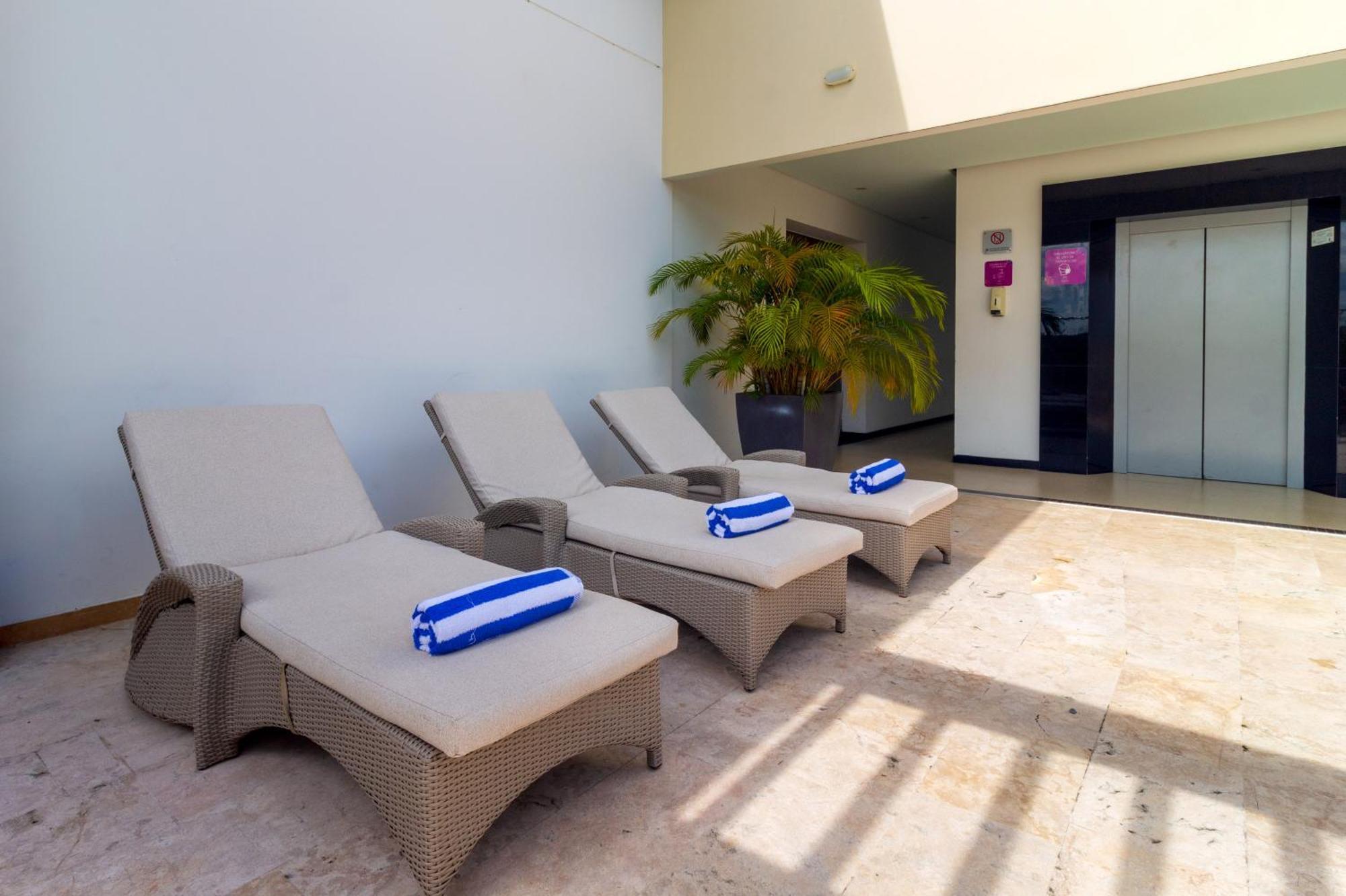 Hotel Baroca Monteria Luaran gambar